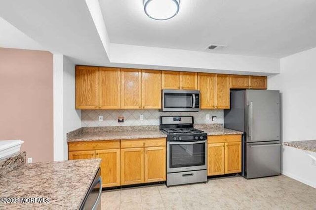 17 Forrest Court, Tinton Falls, NJ 07753
