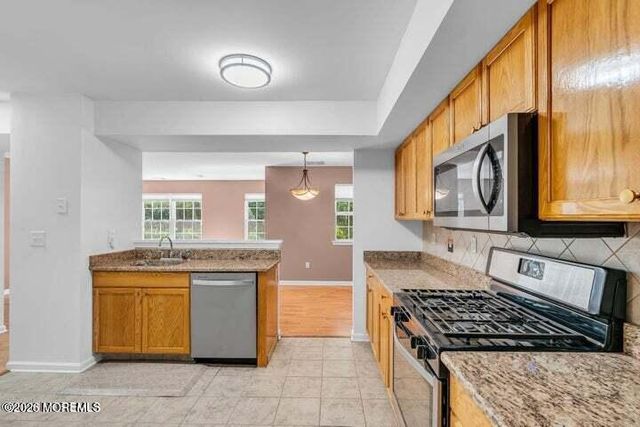 17 Forrest Court, Tinton Falls, NJ 07753