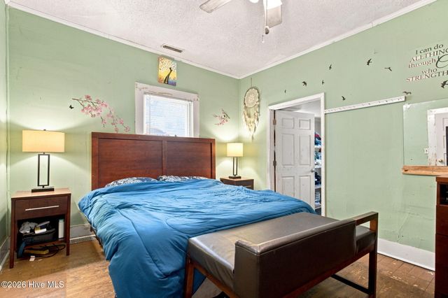 1006 S 5th Avenue, Wilmington, NC 28401