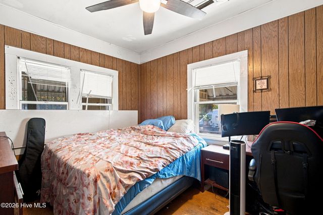 1006 S 5th Avenue, Wilmington, NC 28401