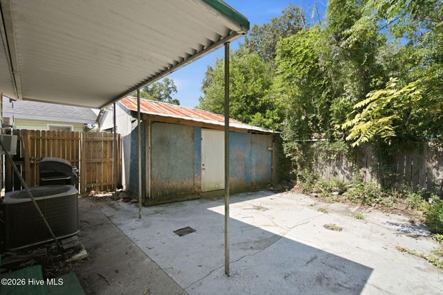 1006 S 5th Avenue, Wilmington, NC 28401