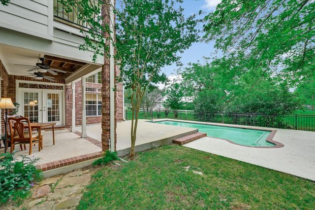 220 2 Mile LN, Smithville, TX 78957