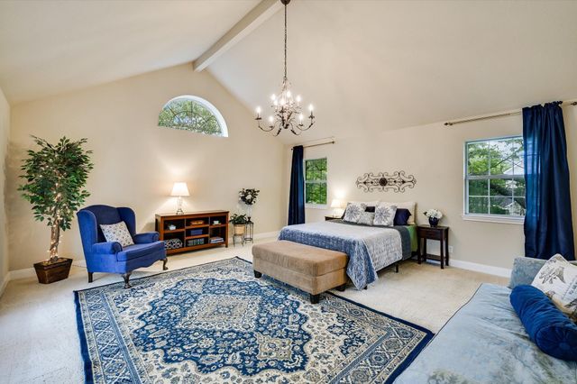 220 2 Mile LN, Smithville, TX 78957