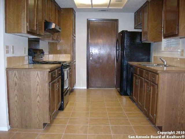 8907 TIMBER ELM ST, San Antonio, TX 78250