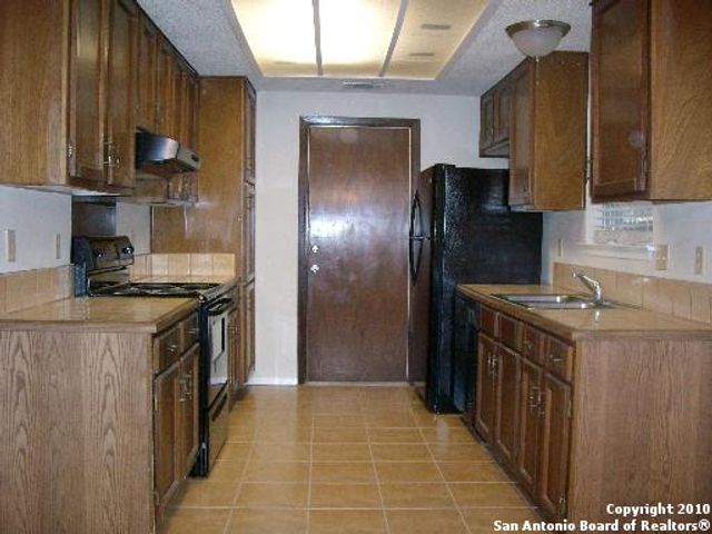 8907 TIMBER ELM ST, San Antonio, TX 78250