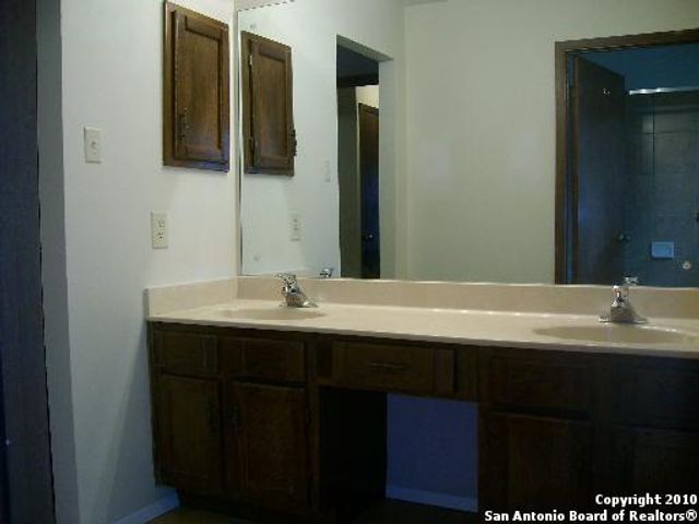 8907 TIMBER ELM ST, San Antonio, TX 78250