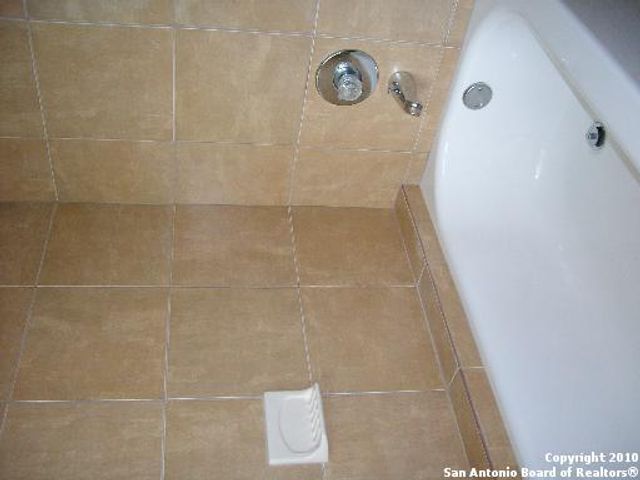 8907 TIMBER ELM ST, San Antonio, TX 78250