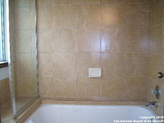 8907 TIMBER ELM ST, San Antonio, TX 78250