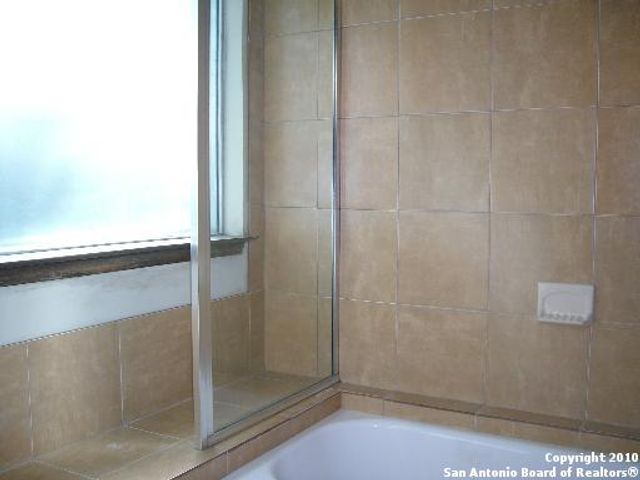 8907 TIMBER ELM ST, San Antonio, TX 78250