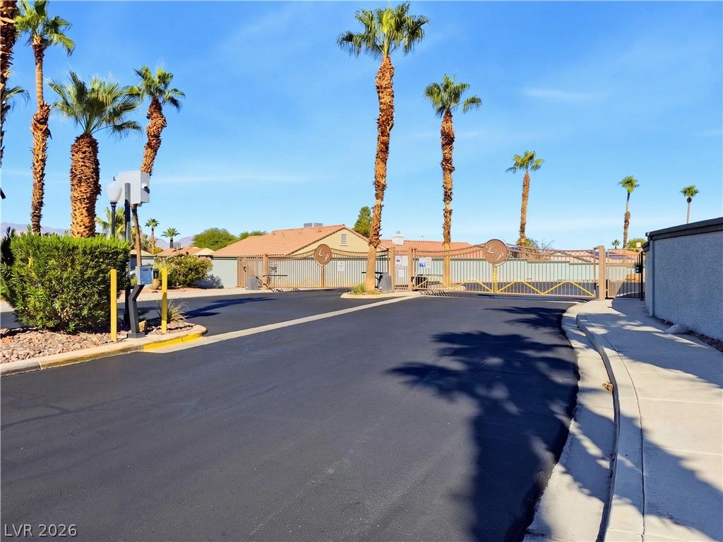 633 Roberta Alecia Avenue, North Las Vegas, NV 89031 — photo 4
