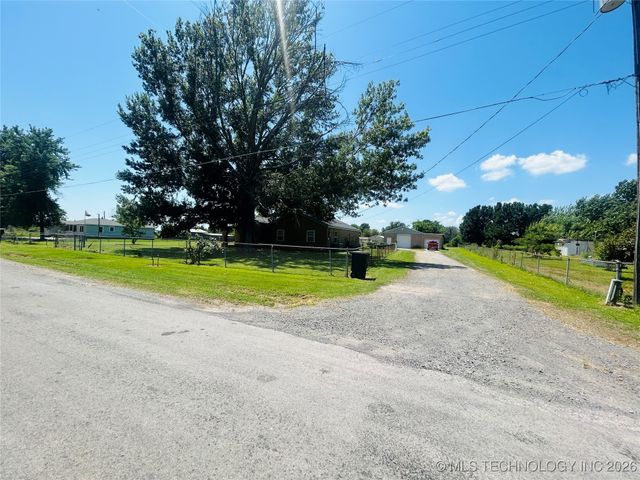 1231 S 61st Street W, Muskogee, OK 74401