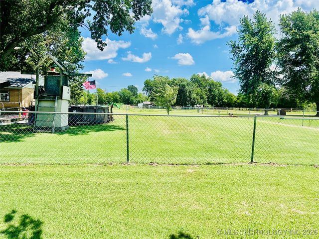 1231 S 61st Street W, Muskogee, OK 74401