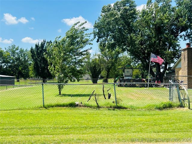 1231 S 61st Street W, Muskogee, OK 74401