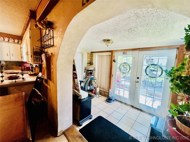 1231 S 61st Street W, Muskogee, OK 74401