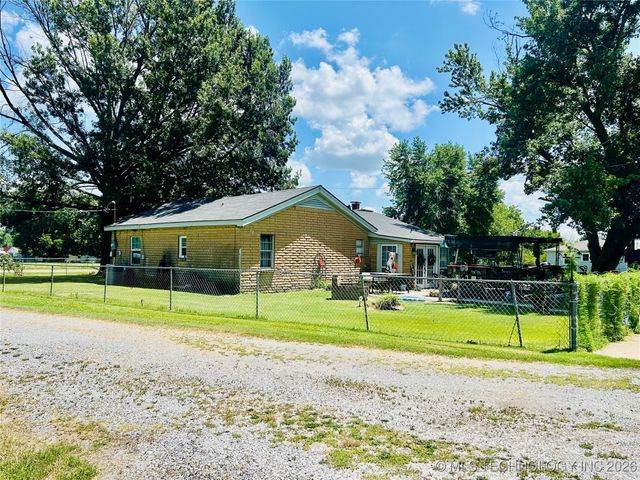 1231 S 61st Street W, Muskogee, OK 74401