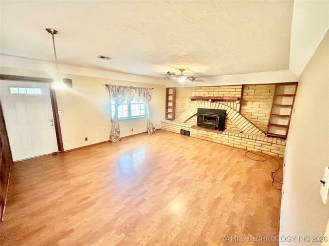 1231 S 61st Street W, Muskogee, OK 74401