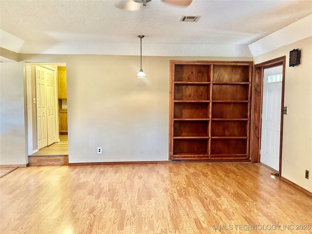 1231 S 61st Street W, Muskogee, OK 74401