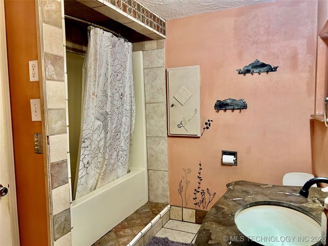 1231 S 61st Street W, Muskogee, OK 74401