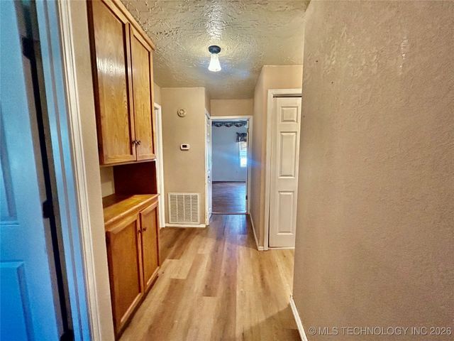 1231 S 61st Street W, Muskogee, OK 74401