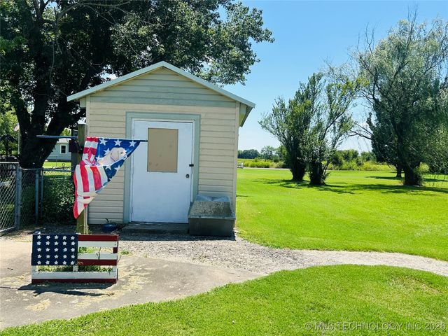 1231 S 61st Street W, Muskogee, OK 74401