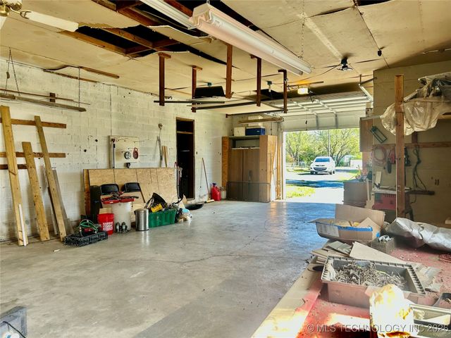 1231 S 61st Street W, Muskogee, OK 74401