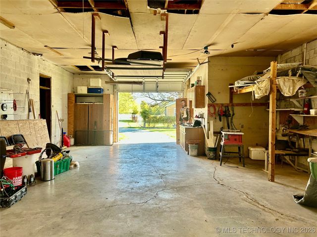 1231 S 61st Street W, Muskogee, OK 74401