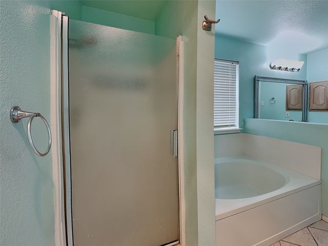 916 Silver Streak Drive, Saginaw, TX 76131