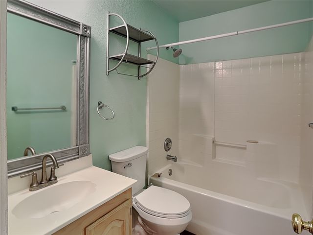 916 Silver Streak Drive, Saginaw, TX 76131