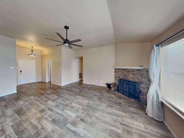 916 Silver Streak Drive, Saginaw, TX 76131