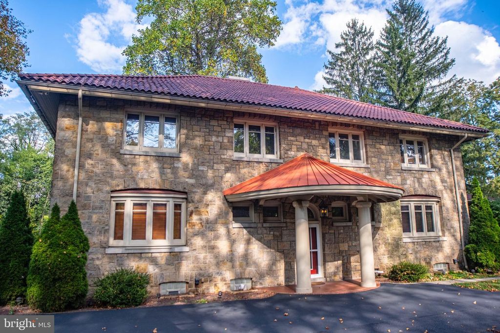 3405 CRESCENT RD, Altoona, PA 16602