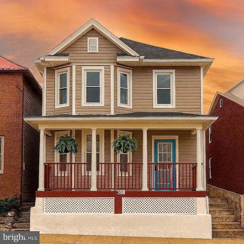 633 N QUEEN ST, Martinsburg, WV 25404