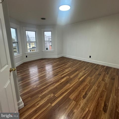 633 N QUEEN ST, Martinsburg, WV 25404