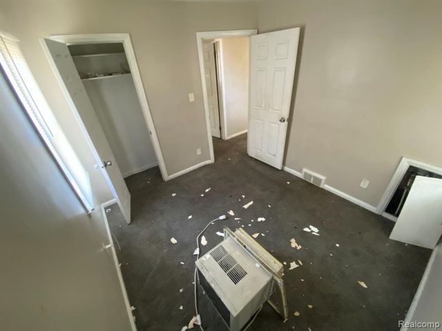 17151 Fenmore Street, Detroit, MI 48235