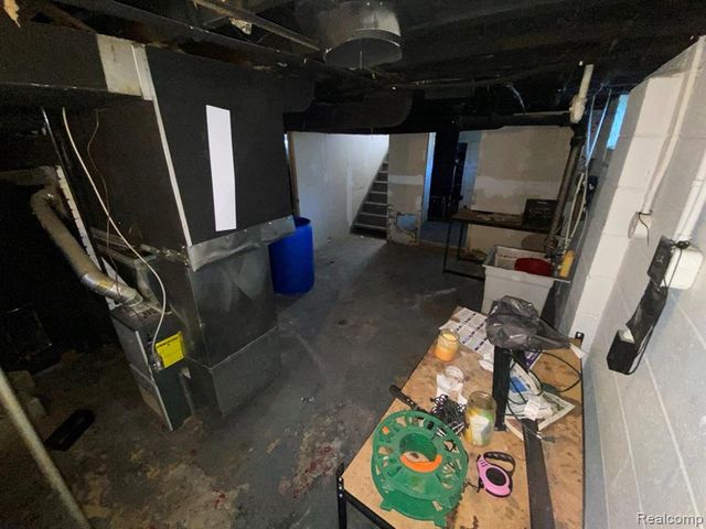 17151 Fenmore Street, Detroit, MI 48235