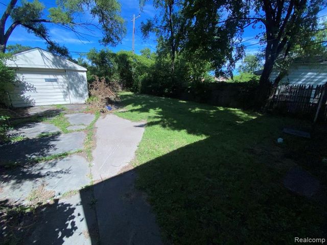 17151 Fenmore Street, Detroit, MI 48235
