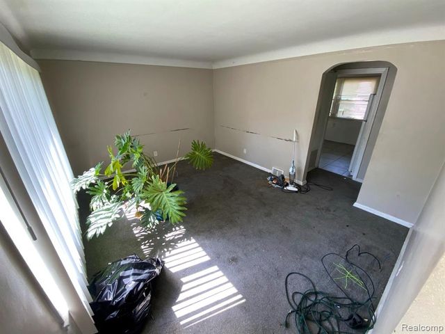 17151 Fenmore Street, Detroit, MI 48235