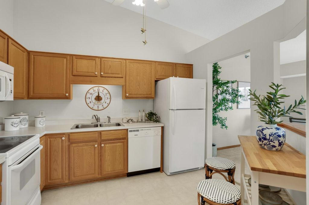 18500 Euclid Street 306, Farmington, MN 55024 — photo 2