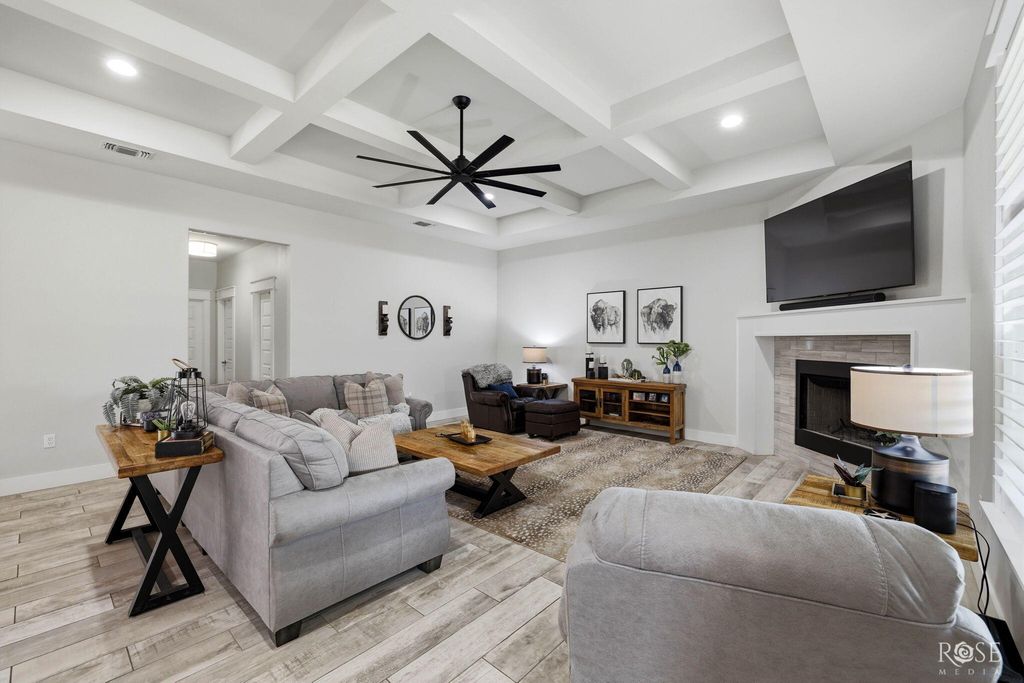 Image 10 of property listing at 4721 Karsten Creek Drive, San Angelo, TX 76904