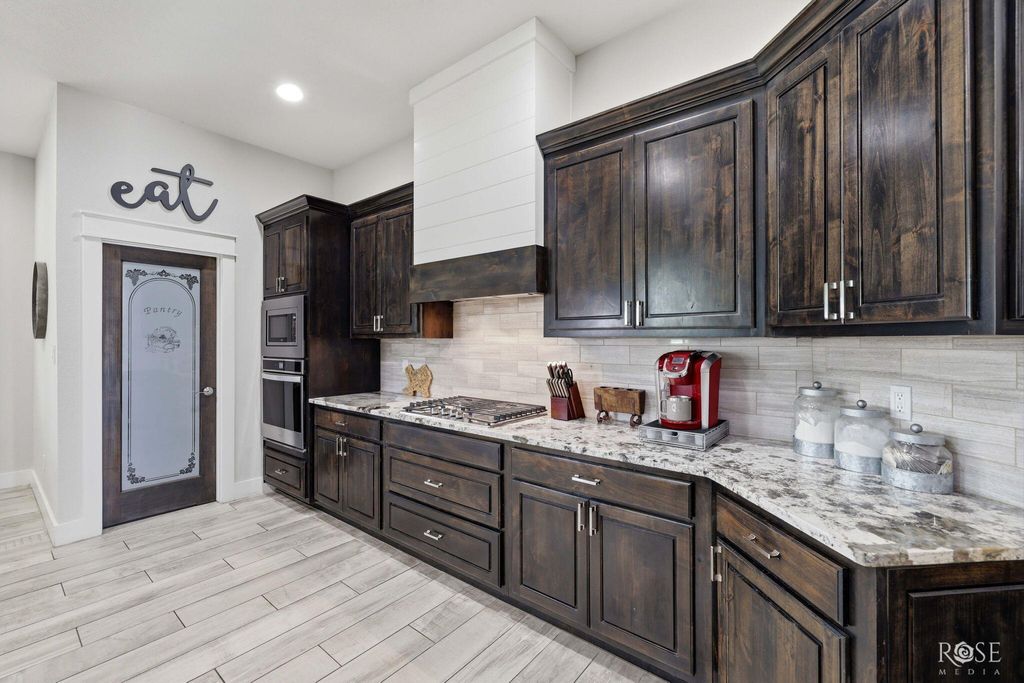 Image 14 of property listing at 4721 Karsten Creek Drive, San Angelo, TX 76904