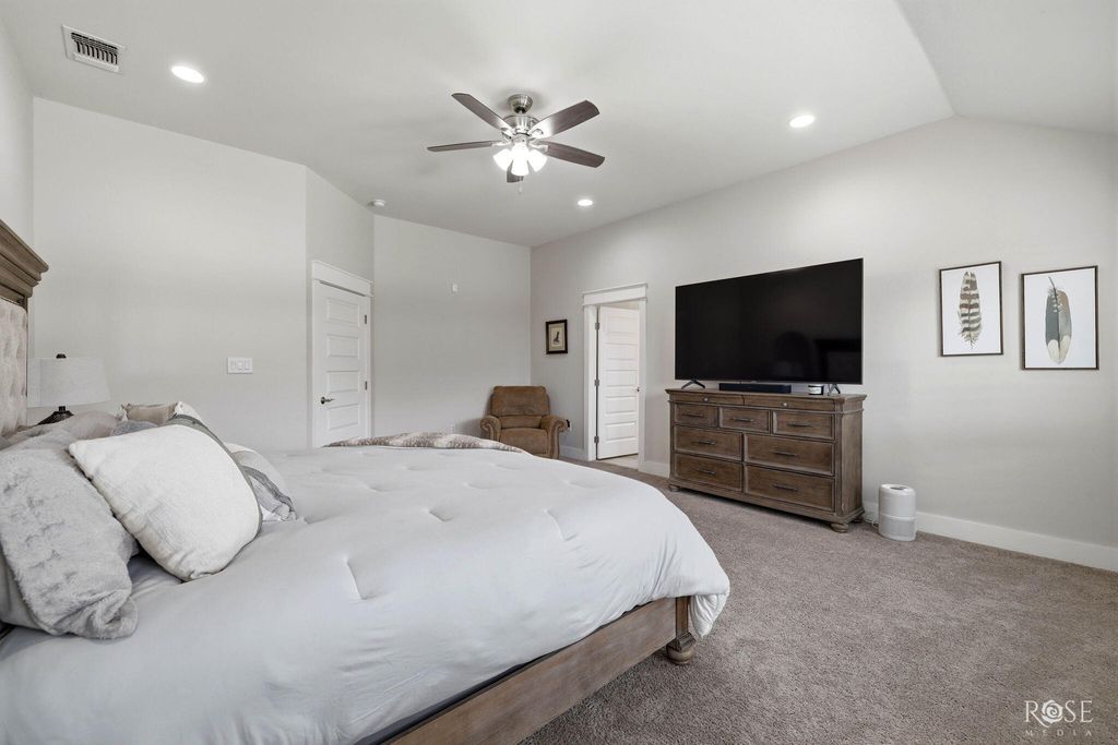 Image 18 of property listing at 4721 Karsten Creek Drive, San Angelo, TX 76904