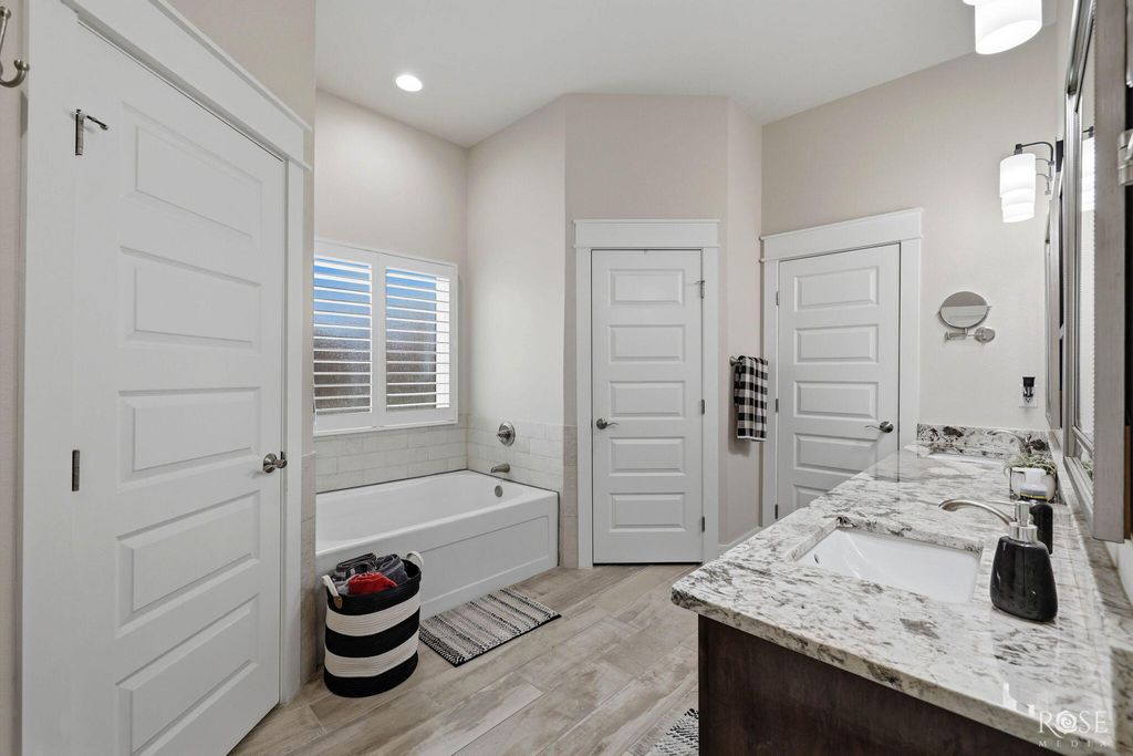 Image 19 of property listing at 4721 Karsten Creek Drive, San Angelo, TX 76904