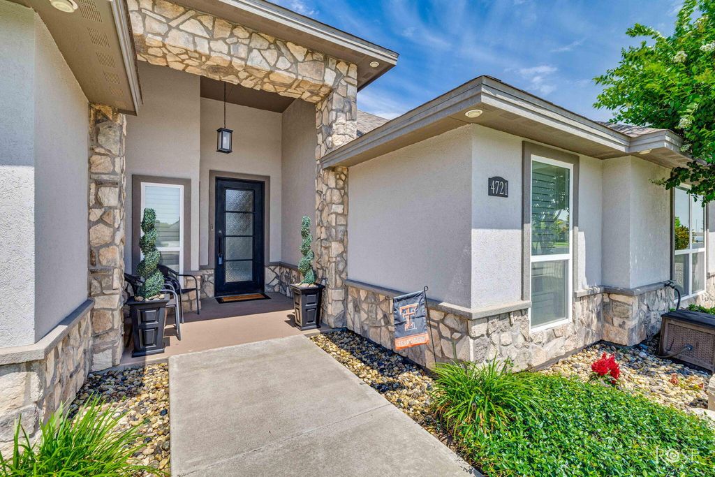 Image 4 of property listing at 4721 Karsten Creek Drive, San Angelo, TX 76904
