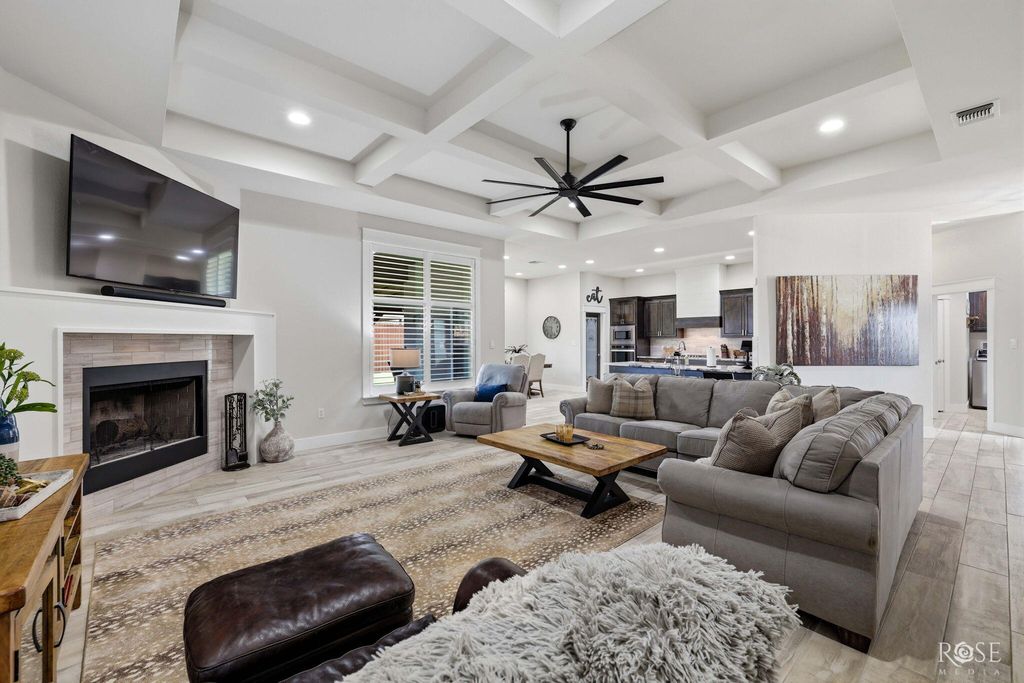 Image 9 of property listing at 4721 Karsten Creek Drive, San Angelo, TX 76904