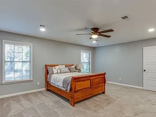 5709 Walraven Circle, Fort Worth, TX 76133