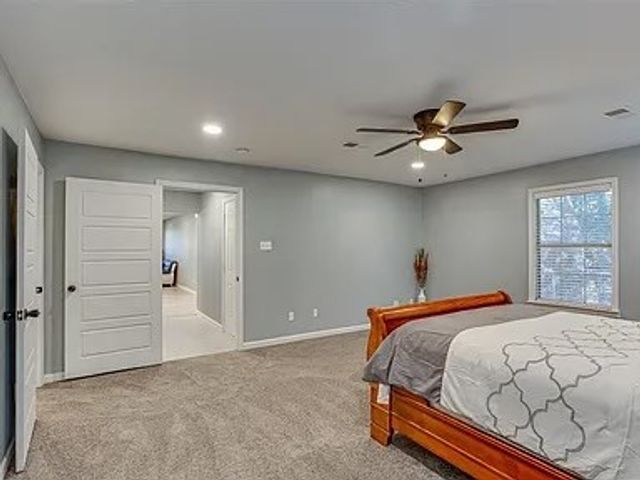 5709 Walraven Circle, Fort Worth, TX 76133