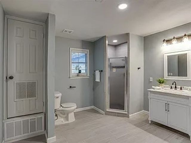 5709 Walraven Circle, Fort Worth, TX 76133