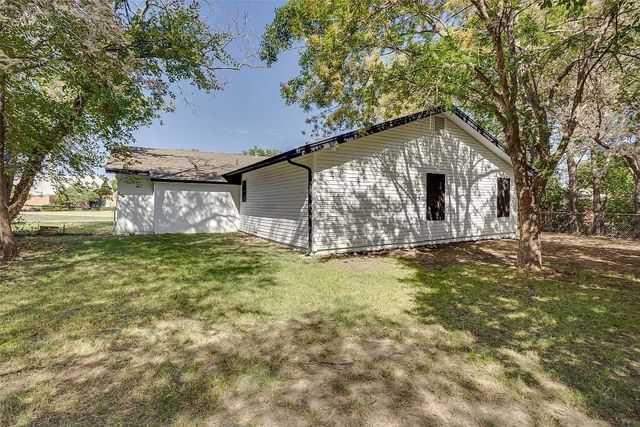 5709 Walraven Circle, Fort Worth, TX 76133