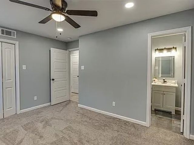 5709 Walraven Circle, Fort Worth, TX 76133