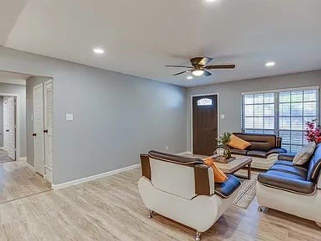 5709 Walraven Circle, Fort Worth, TX 76133