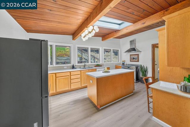 266 Orchard Rd, Orinda, CA 94563